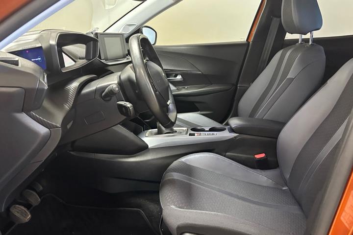 Orange Peugeot 2008 fra 2020