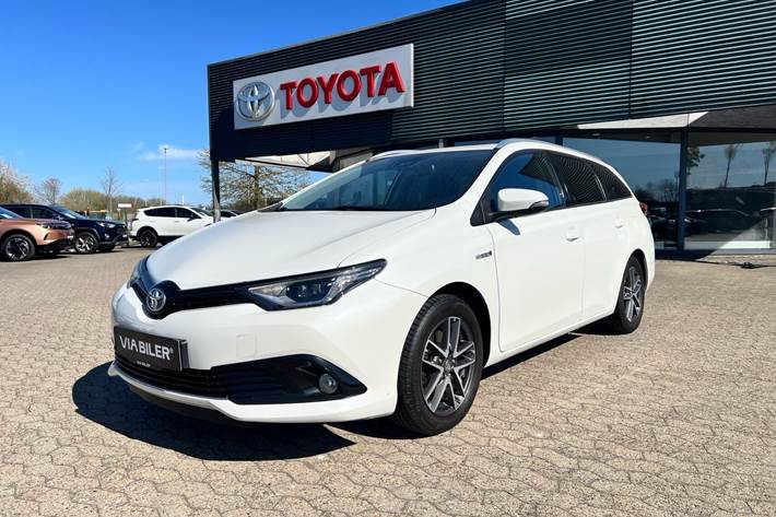 Hvid Toyota Auris fra 2018