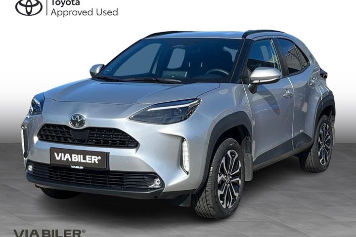 Sølv Toyota Yaris Cross fra 2024 set udefra