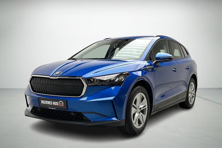 Blå Skoda Enyaq fra 2022 set udefra