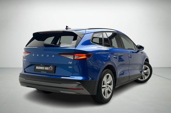 Blå Skoda Enyaq fra 2022