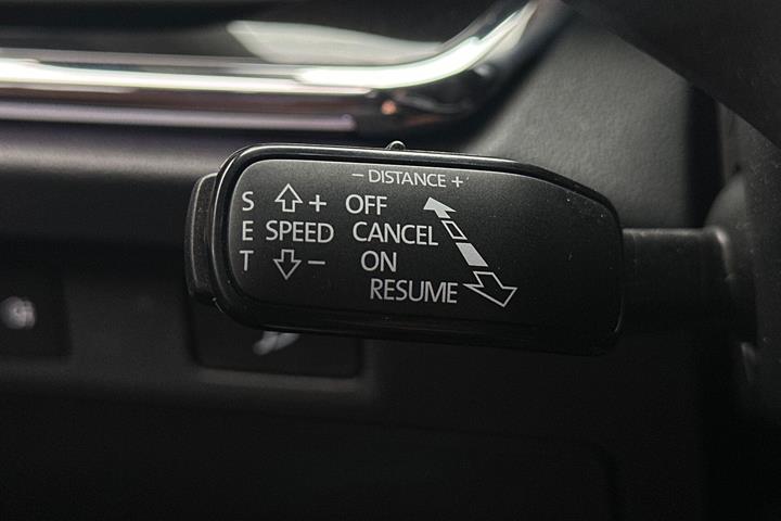 Blå Skoda Enyaq fra 2022