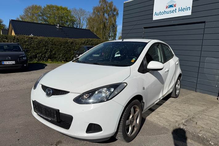 Hvid Mazda 2 fra 2009