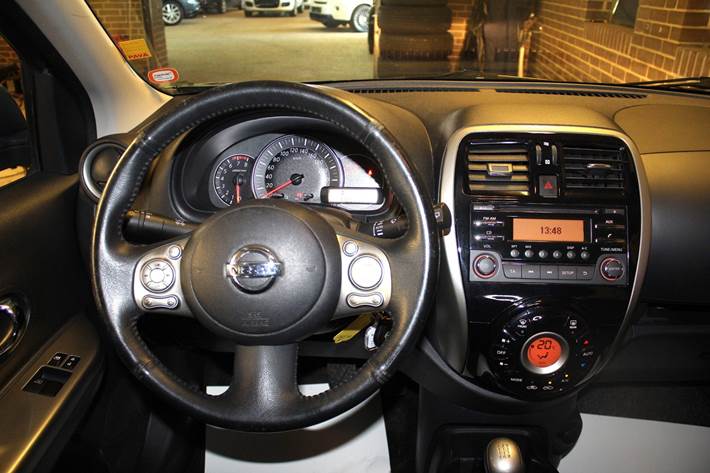 Blå Nissan Micra fra 2014