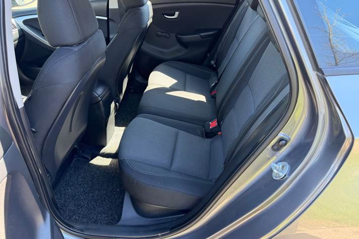 Grøn Hyundai i30 fra 2014