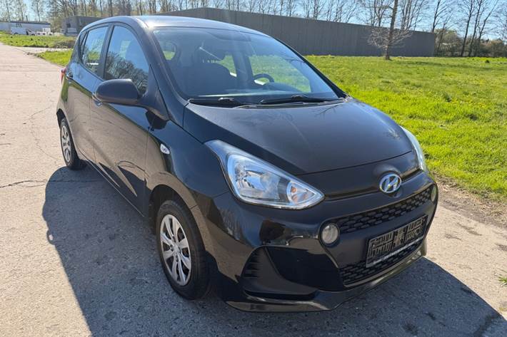 Grøn Hyundai i10 fra 2018