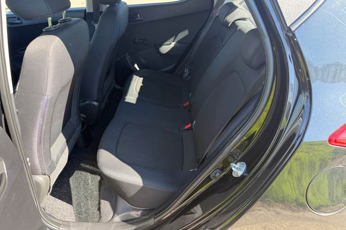 Grøn Hyundai i10 fra 2018