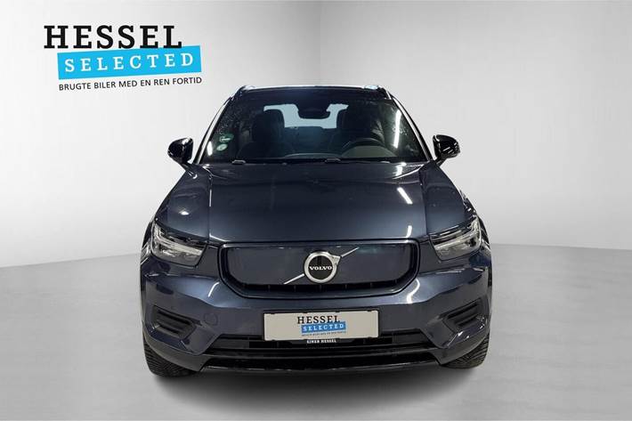 Blå Volvo XC40 fra 2022