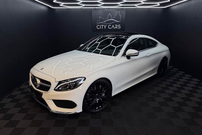 Hvid Mercedes C300 fra 2016