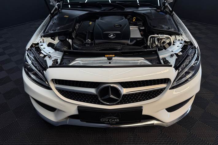 Hvid Mercedes C300 fra 2016