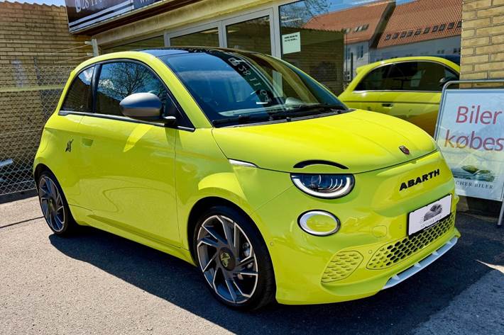 Gul Abarth 500e fra 2023