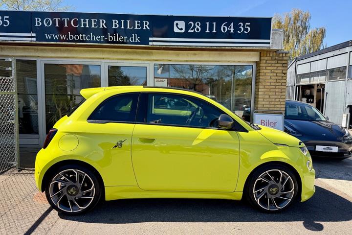 Gul Abarth 500e fra 2023