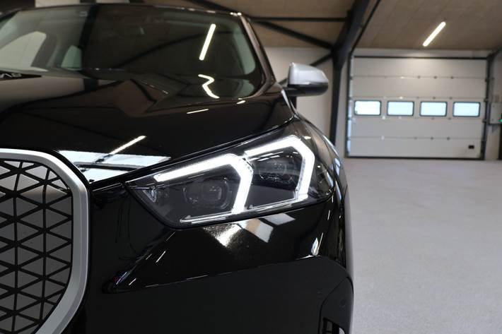 Sort BMW iX1 fra 2024