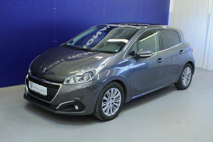 Grå Peugeot 208 fra 2019