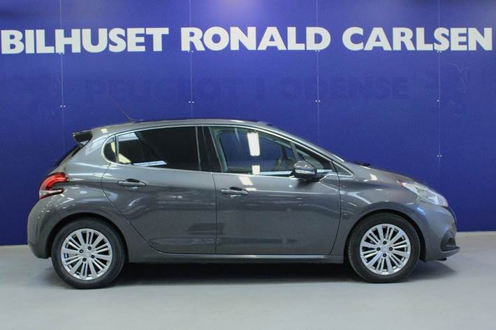 Grå Peugeot 208 fra 2019