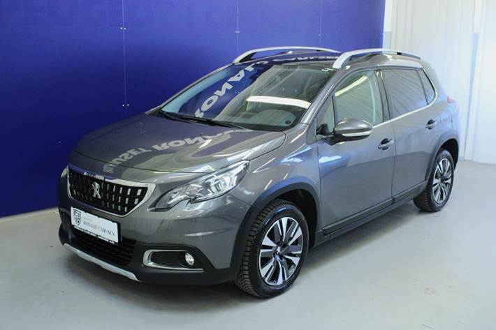 Grå Peugeot 2008 fra 2019