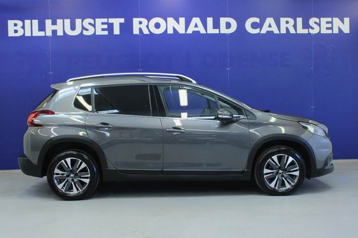 Grå Peugeot 2008 fra 2019