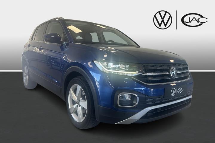 Blå VW T-Cross fra 2022 set udefra