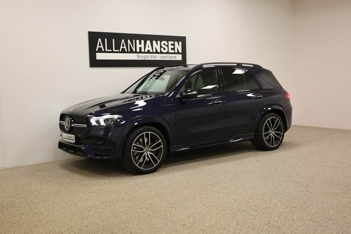 Blå Mercedes GLE350 de fra 2022 set udefra