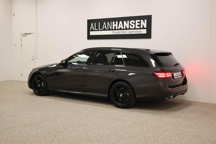 Grå Mercedes E300 de fra 2020