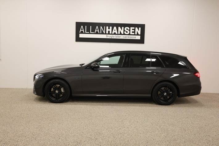 Grå Mercedes E300 de fra 2020