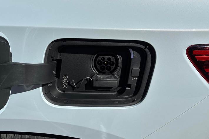 Sølv Polestar 4 fra 2024