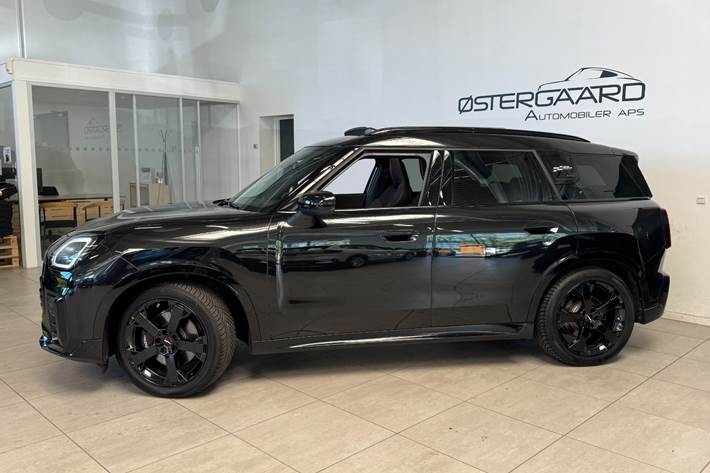 Sort Mini Countryman SE fra 2024