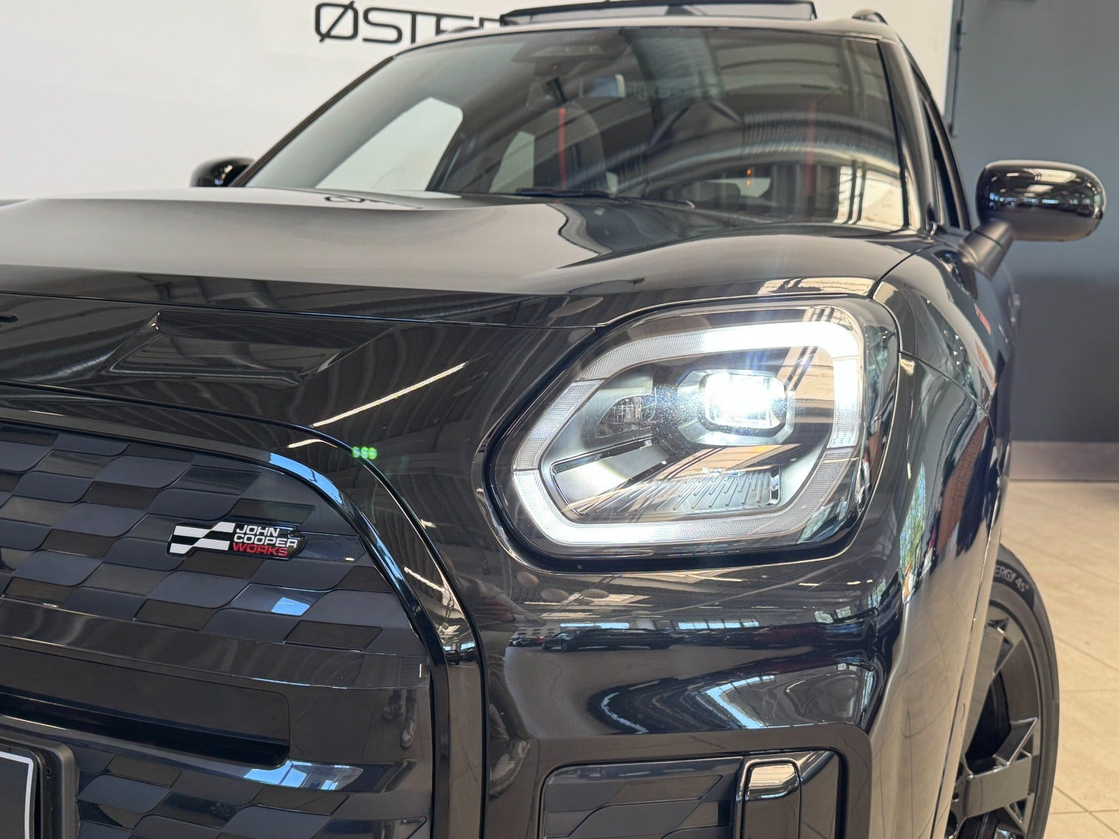 Sort Mini Countryman SE fra 2024