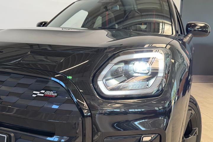 Sort Mini Countryman SE fra 2024