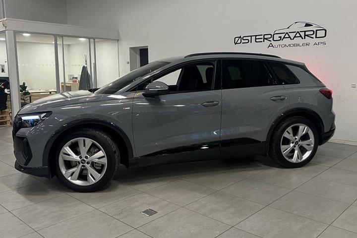 Grå Audi Q4 e-tron fra 2025