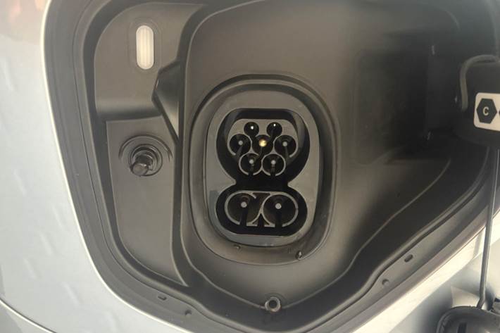 Grå VW ID.Buzz fra 2024