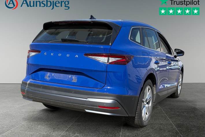 Blå Skoda Enyaq fra 2022