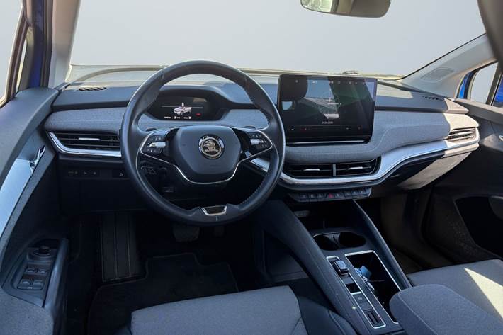 Blå Skoda Enyaq fra 2022
