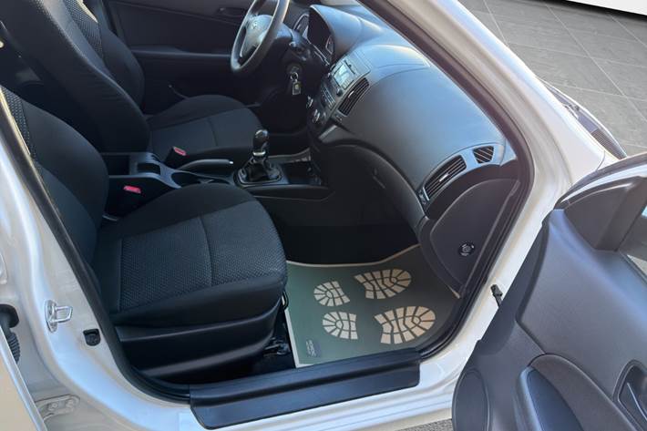 Hvid Hyundai i30 fra 2012