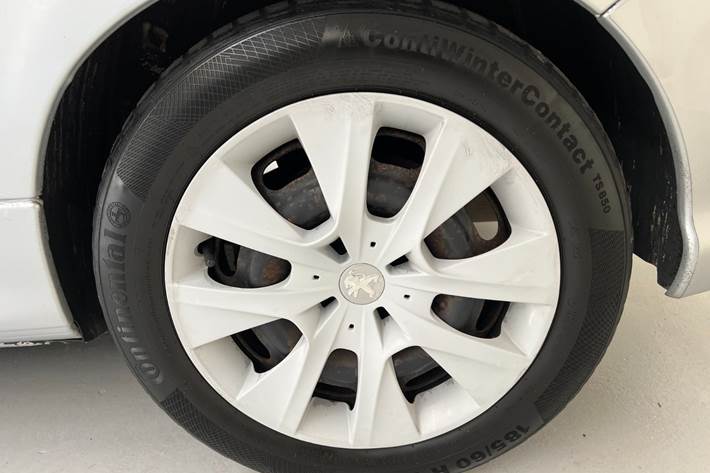 Grå Peugeot 206 fra 2004
