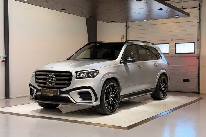 Sølv Mercedes GLS450 d fra 2023
