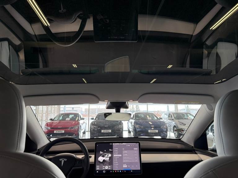 Tesla Model Y Long Range RWD