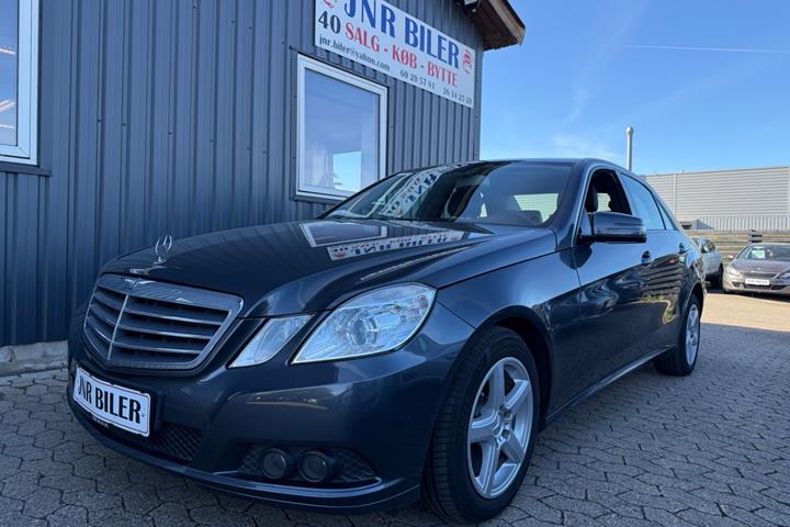undefined Mercedes E200 fra 2011 set udefra
