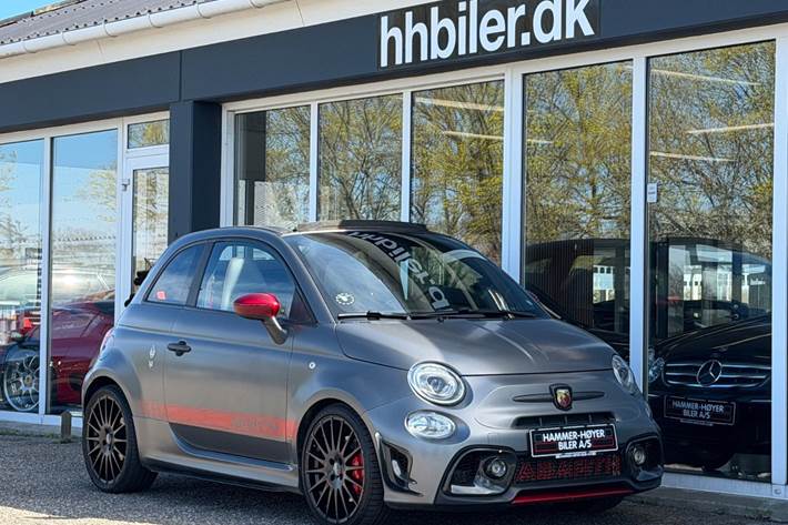 Grå Abarth 595C fra 2020
