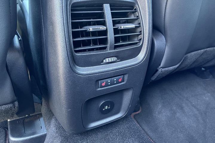 Sort Ford Kuga fra 2025