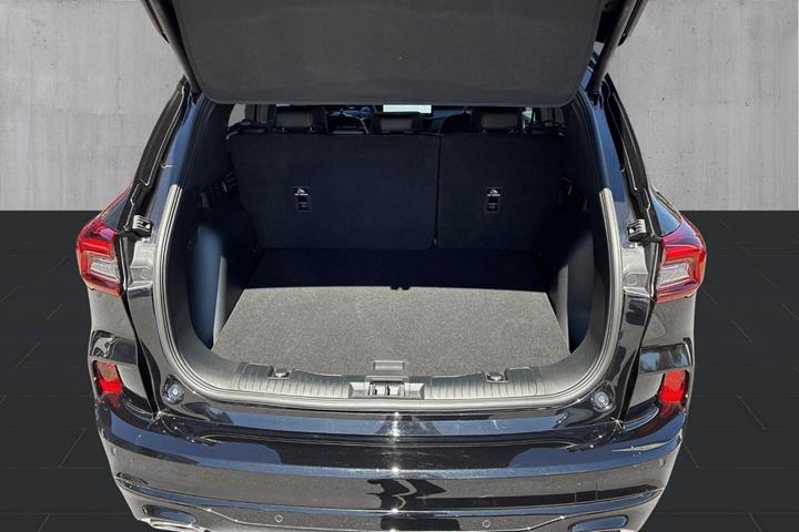 Sort Ford Kuga fra 2025