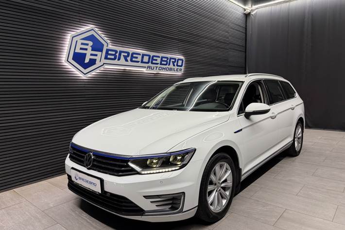 Hvid VW Passat fra 2018