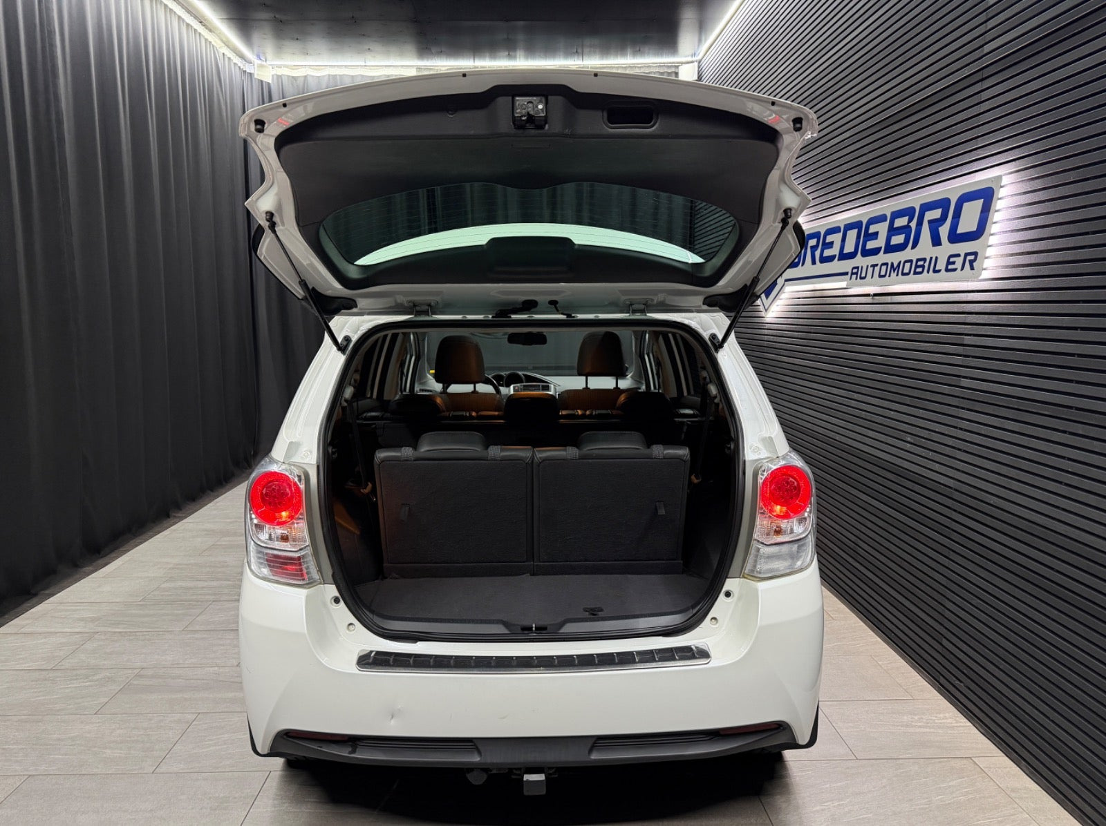 Hvid Toyota Verso fra 2015