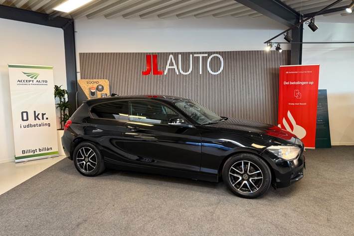 Sort BMW 118d fra 2015