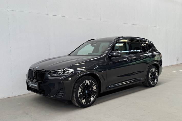 Grå BMW iX3 fra 2022