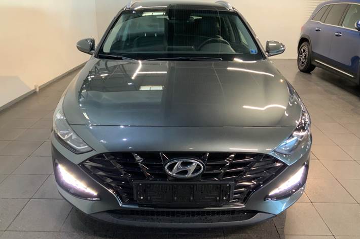Grå Hyundai i30 fra 2021