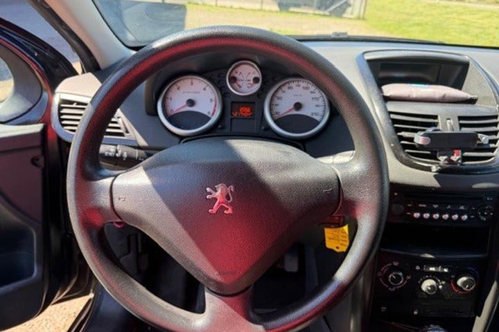 undefined Peugeot 207 fra 2010