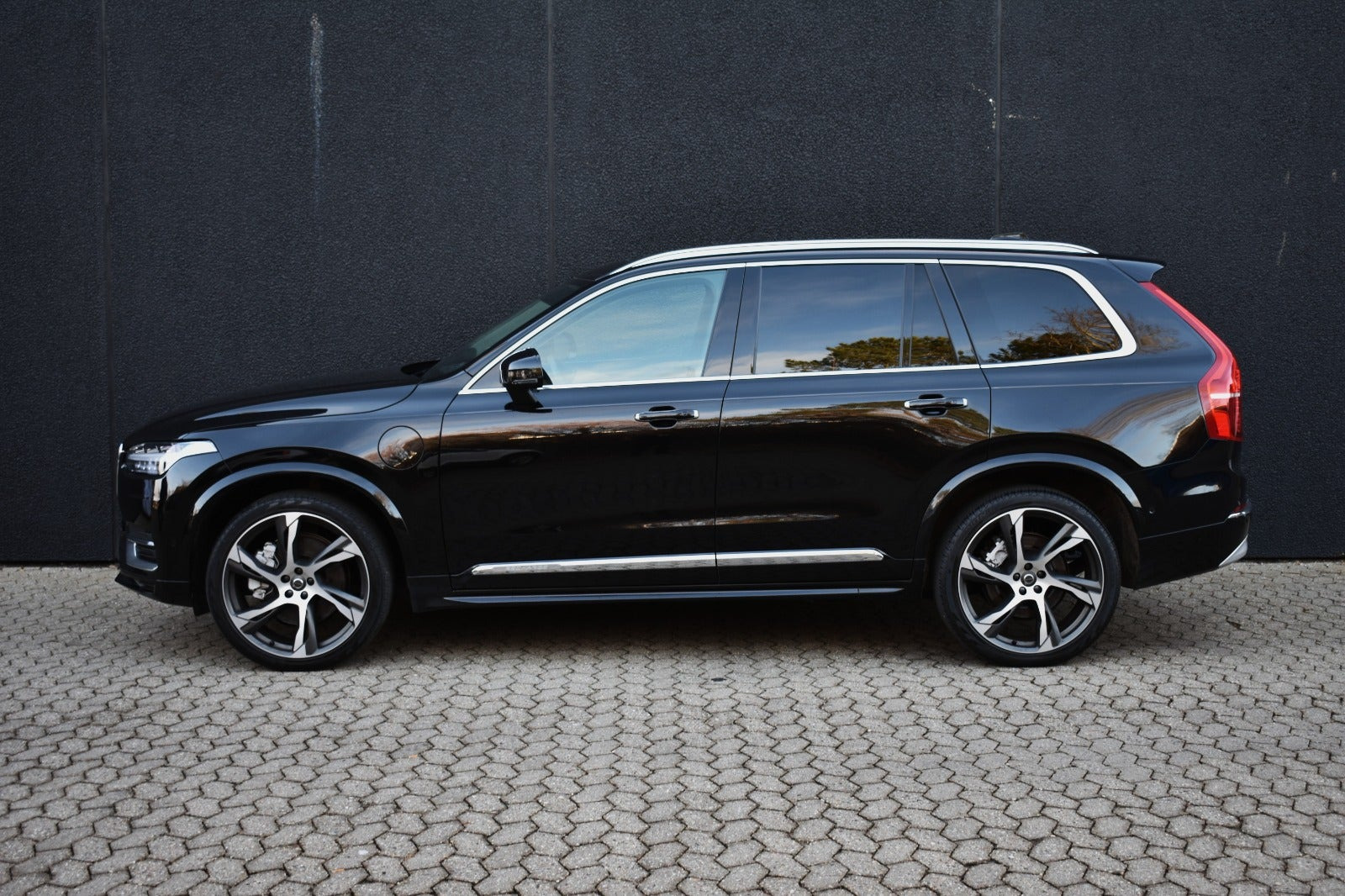 Sort Volvo XC90 fra 2022