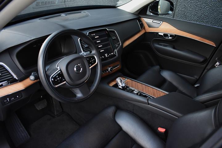 Sort Volvo XC90 fra 2022