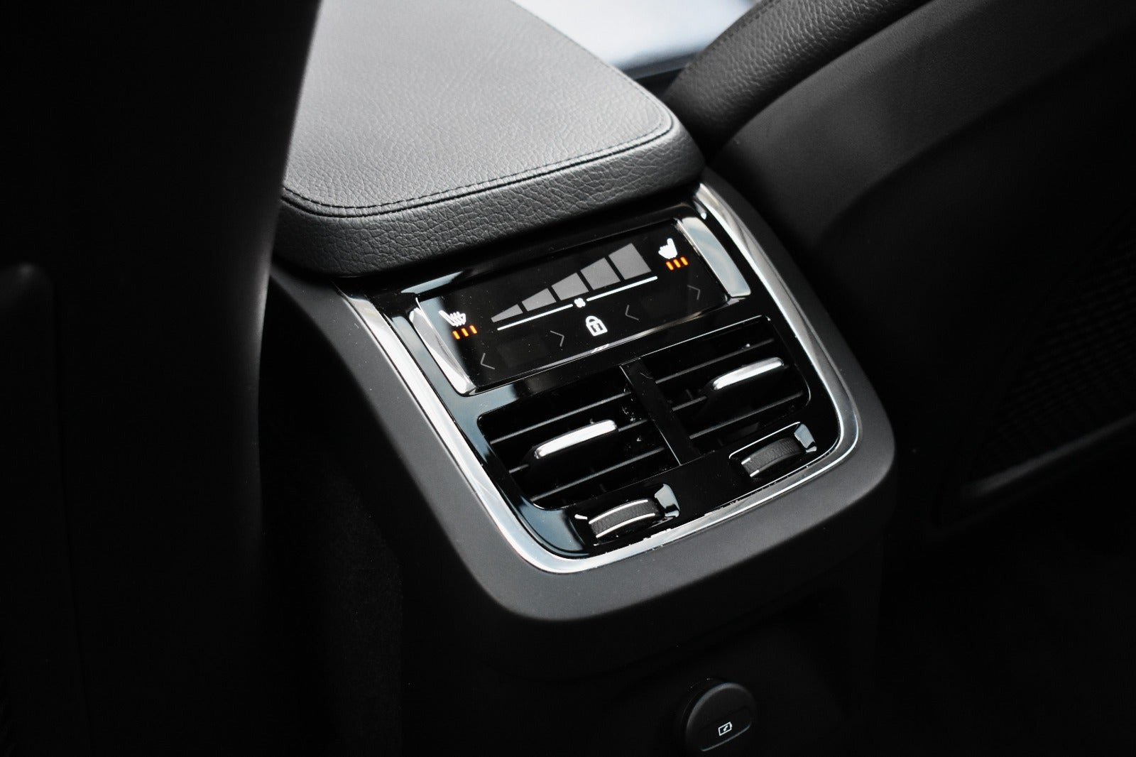 Sort Volvo XC90 fra 2022